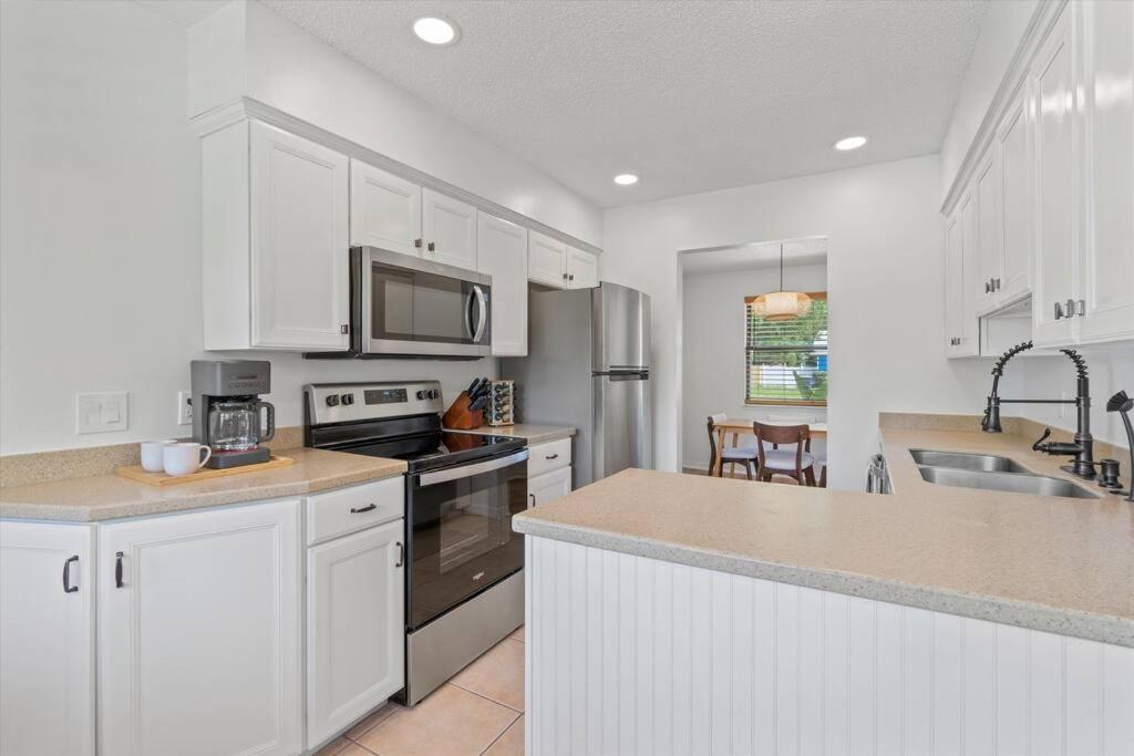 Spacious Home Near Beach, Large Yard, Game Room And Dog Friendly Jacksonville Exterior foto