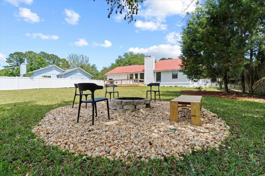 Spacious Home Near Beach, Large Yard, Game Room And Dog Friendly Jacksonville Exterior foto