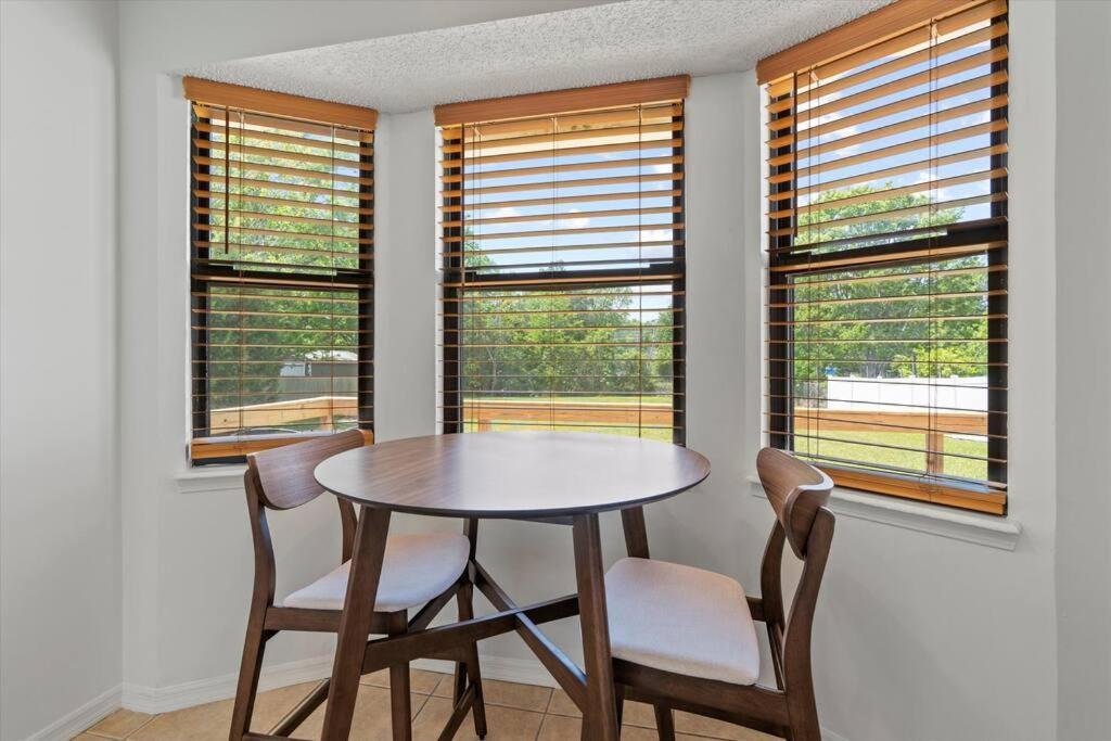 Spacious Home Near Beach, Large Yard, Game Room And Dog Friendly Jacksonville Exterior foto